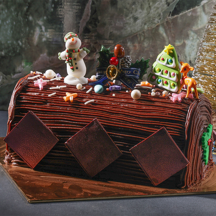 Chocolate Rum & Raisin Christmas Yule Log 